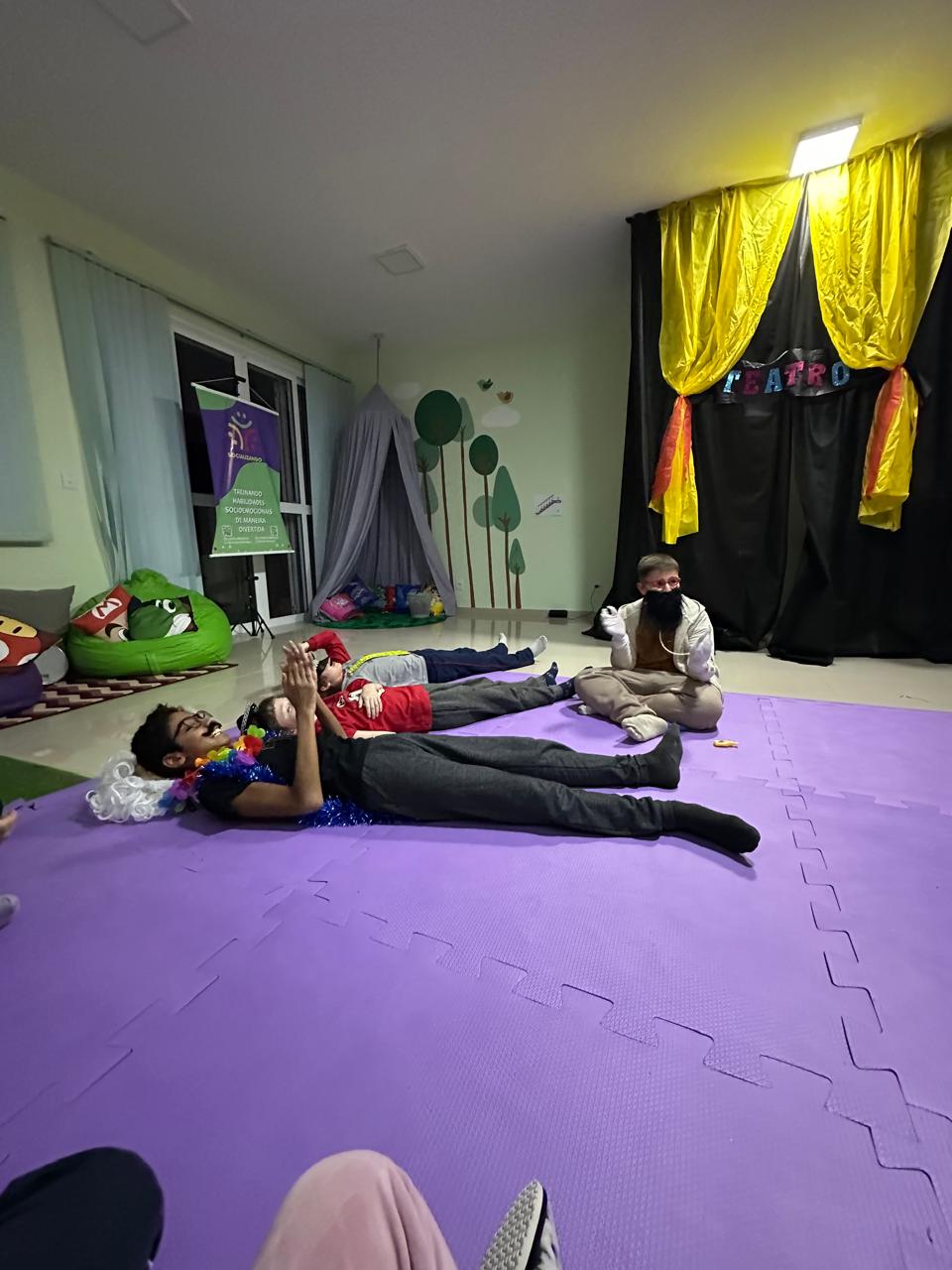 Vivência teatral no espaço do Socializando